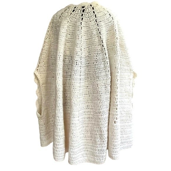 Vintage Knit Crochet Cape in Cream Women's Size Large Poncho Handmade - Picture 3 of 6